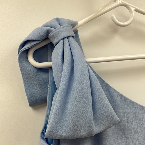 NWOT Gal Meets Glam Yvonne One Shoulder Knee-Length Crepe Cocktail Dress Blue 4 - Picture 4 of 11